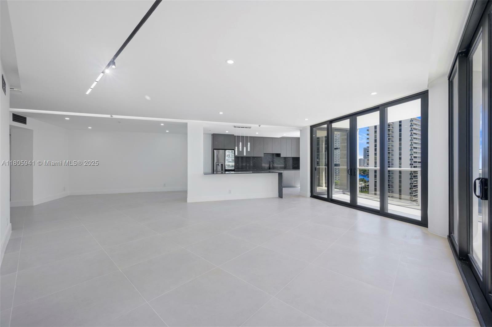 Property Photo: 20281 E Country Club Dr 1008 FL 33180