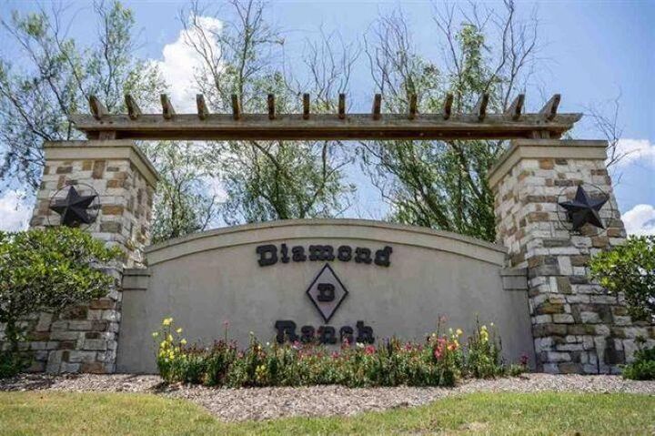 3640 S Pine Island Levee Rd  Beaumont TX 77713 photo