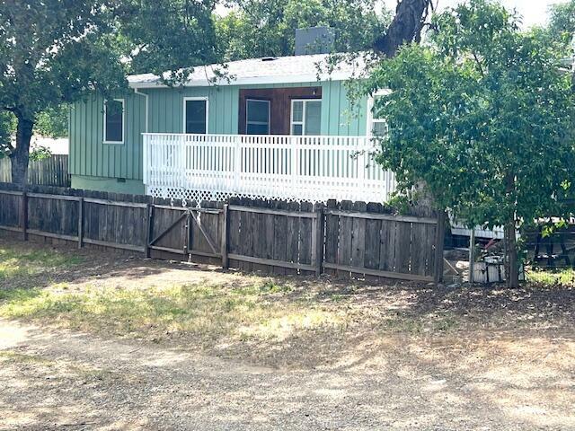 Property Photo: 1605 Mesa Street CA 96001