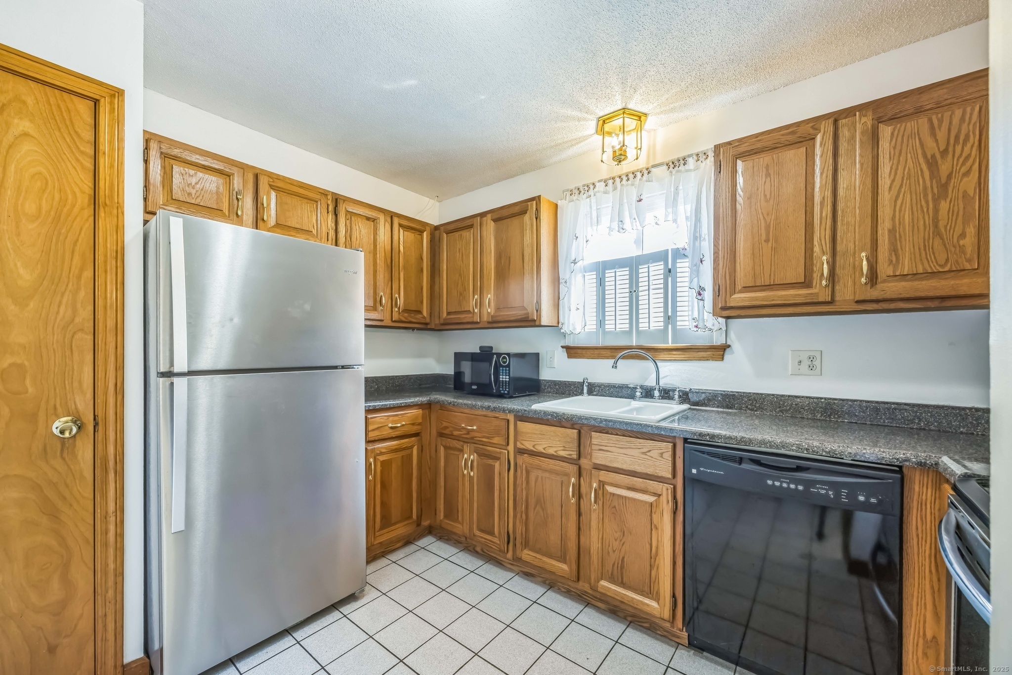 757 Lake Avenue Apt 3  Bristol CT 06010 photo