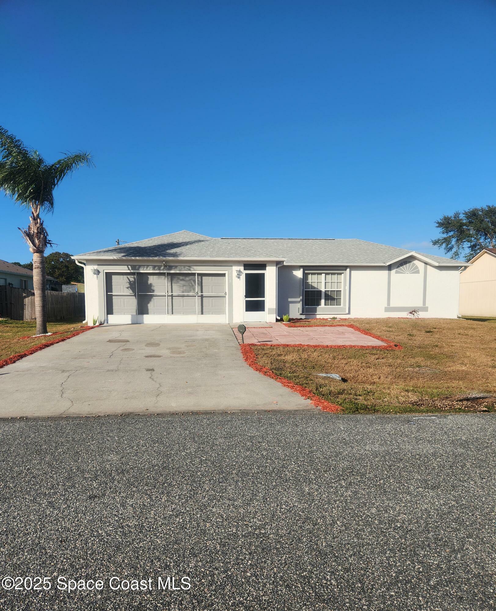 Property Photo: 2113 Greyfield Street NE FL 32907