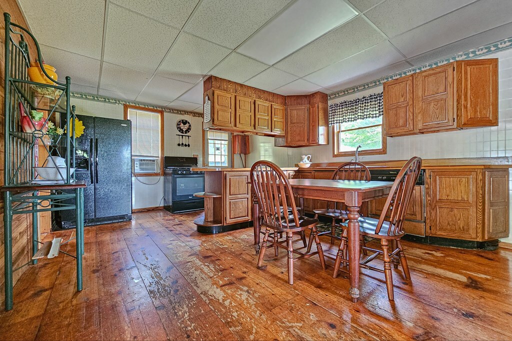Property Photo: 3202 Raccoon Road OH 45631