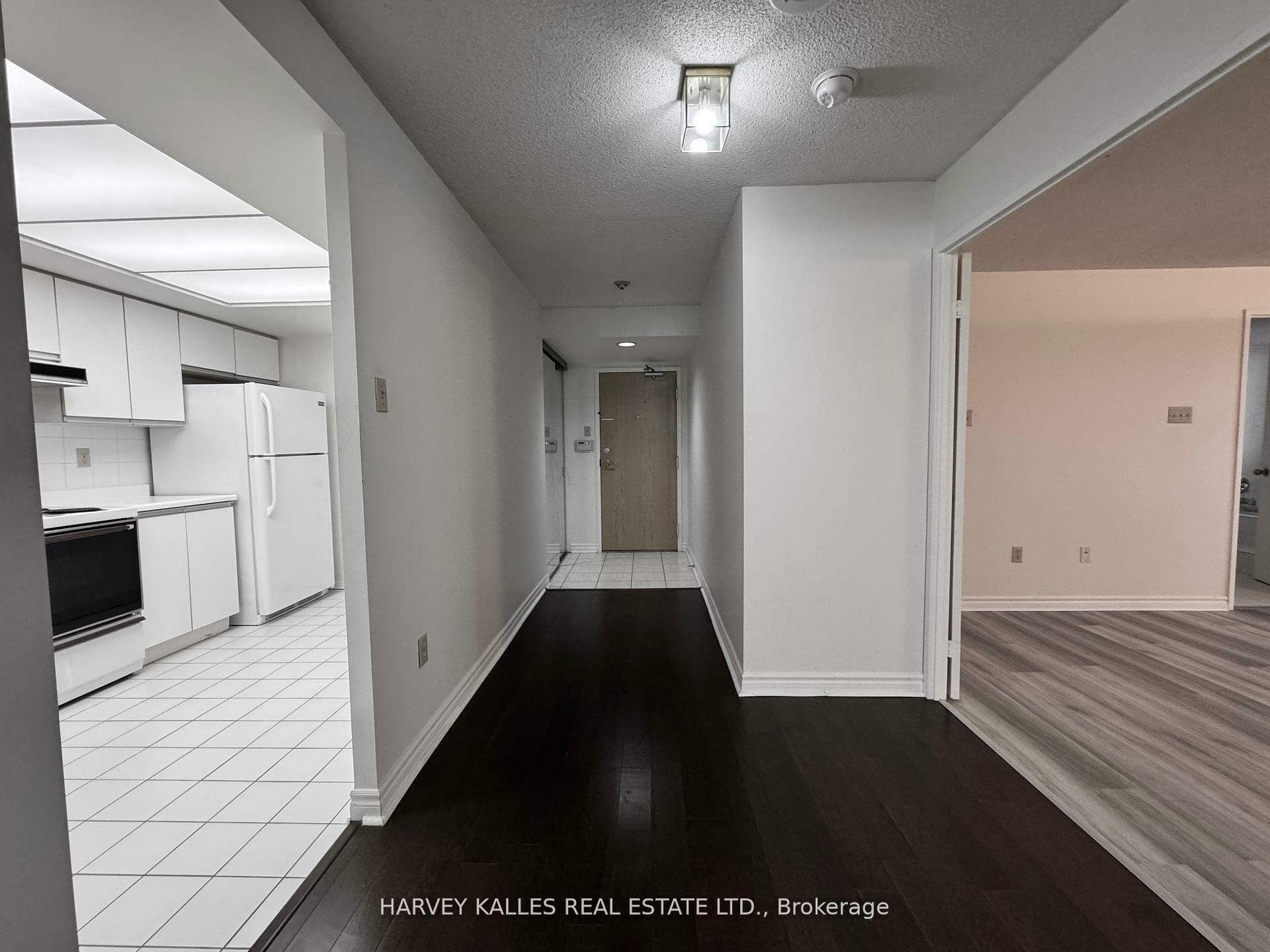 Property Photo: 5 Kenneth Avenue 1706 ON M2N 6M7
