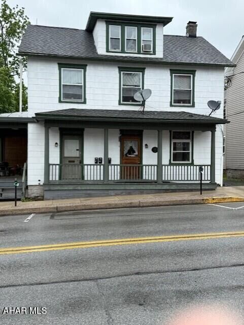 136 W Pitt Street  Bedford PA 15522 photo