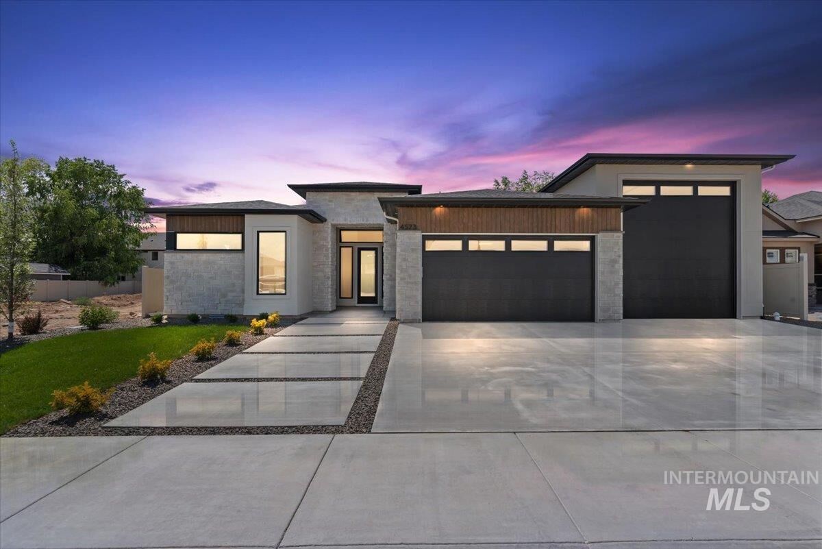 Property Photo:  4573 N McKinley Park Ave  ID 83646 