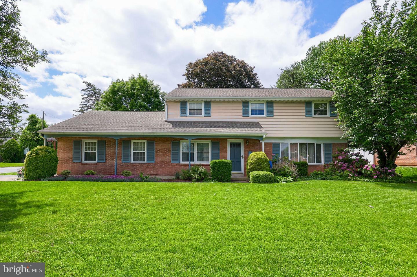 1606 Ridgedale Drive  Lancaster PA 17601 photo