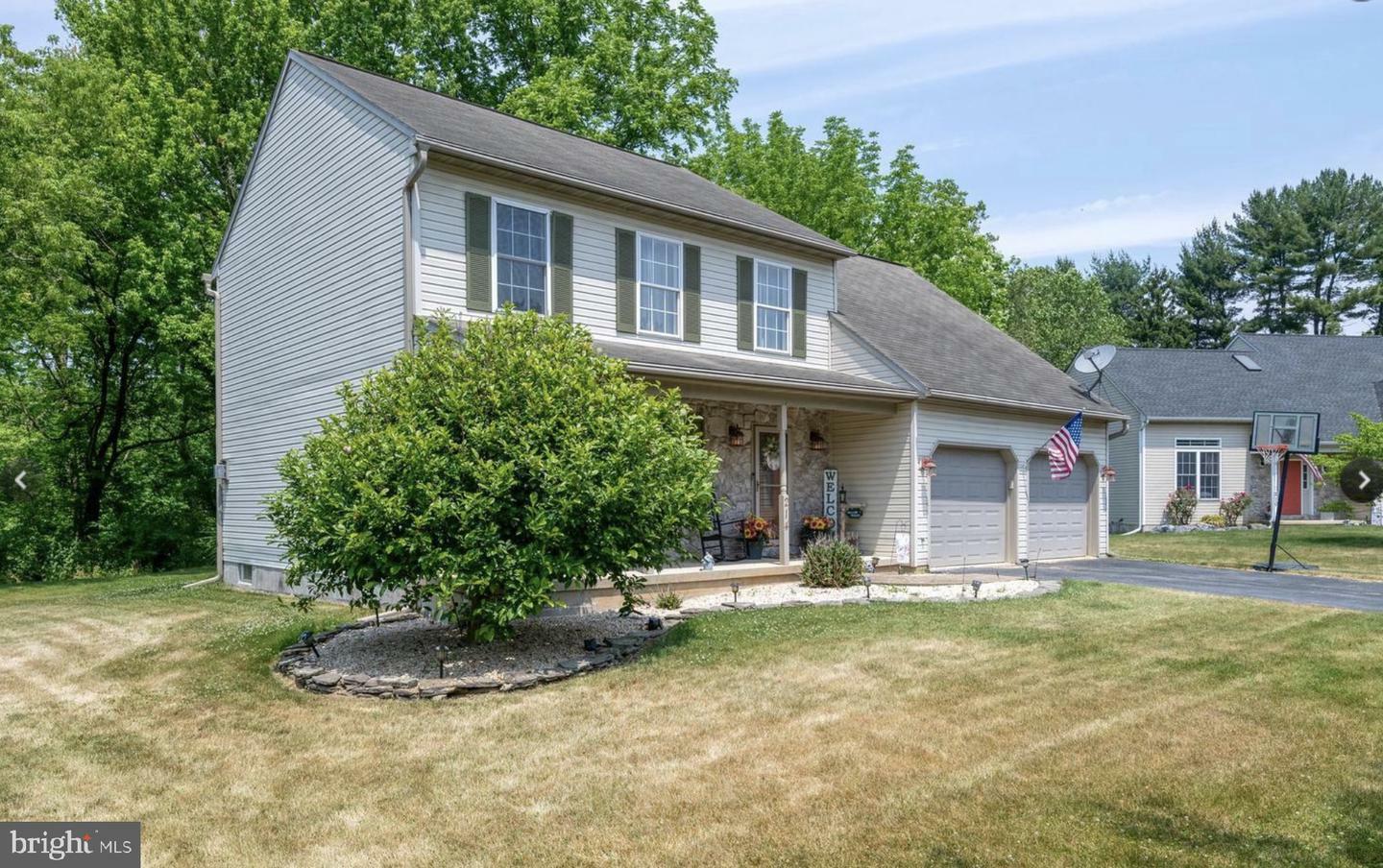 Property Photo: 214 Holly Lane PA 17602