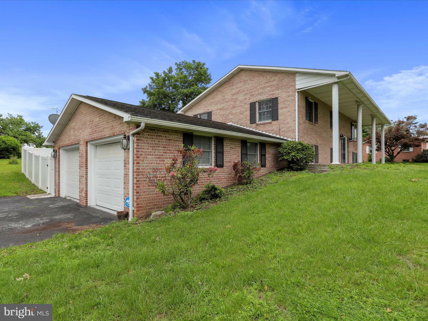 Property Photo: 136 Kimberly Drive WV 25404