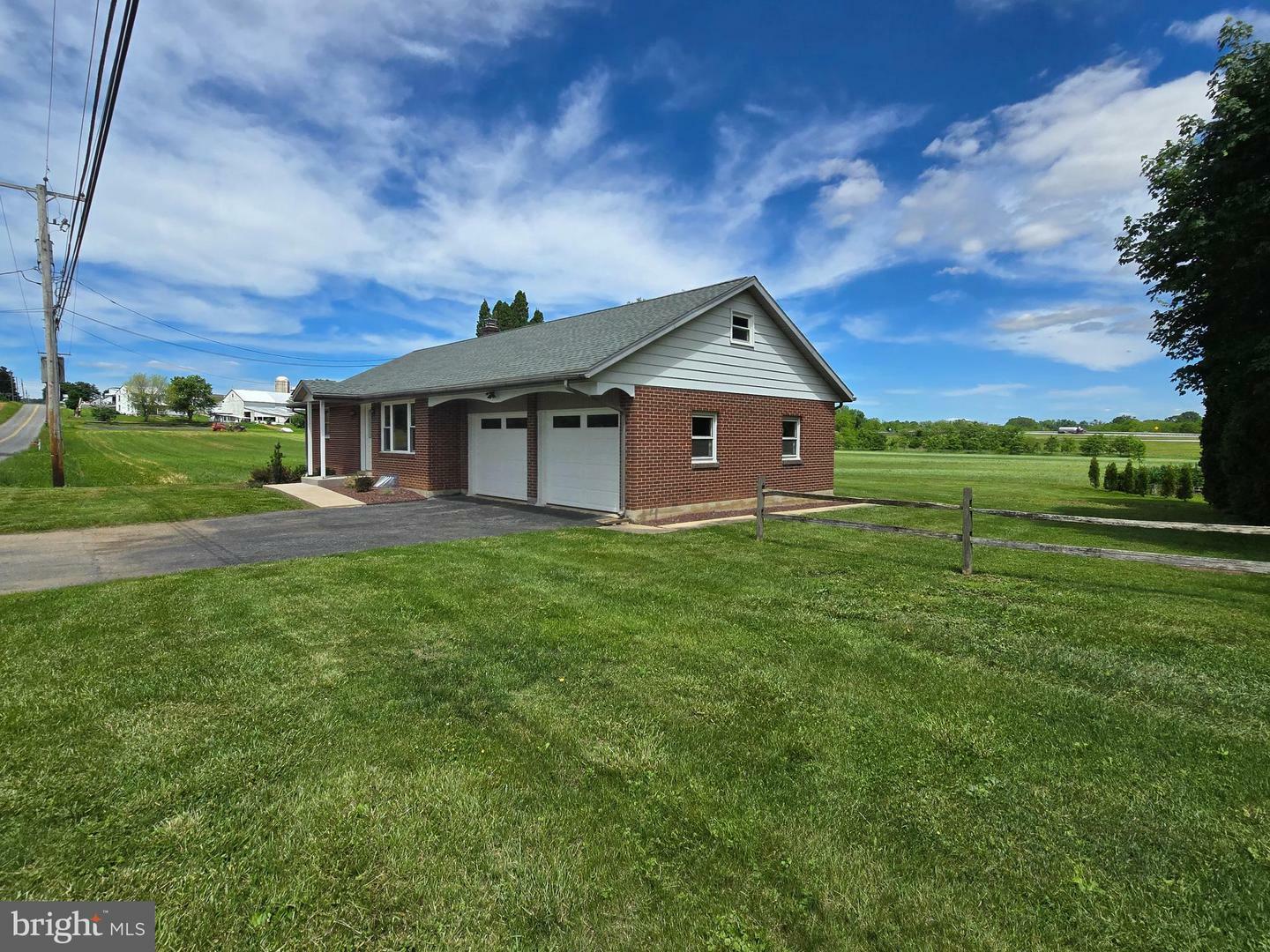 Property Photo: 27 Kempsville Road PA 19530