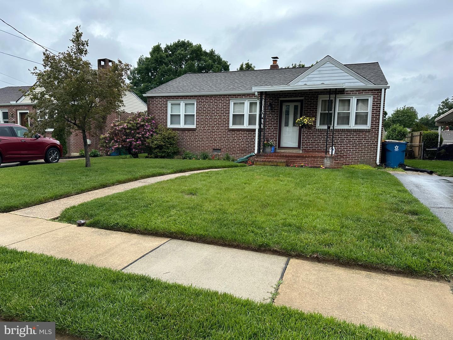 Property Photo:  206 Taylor Road  DE 19804 