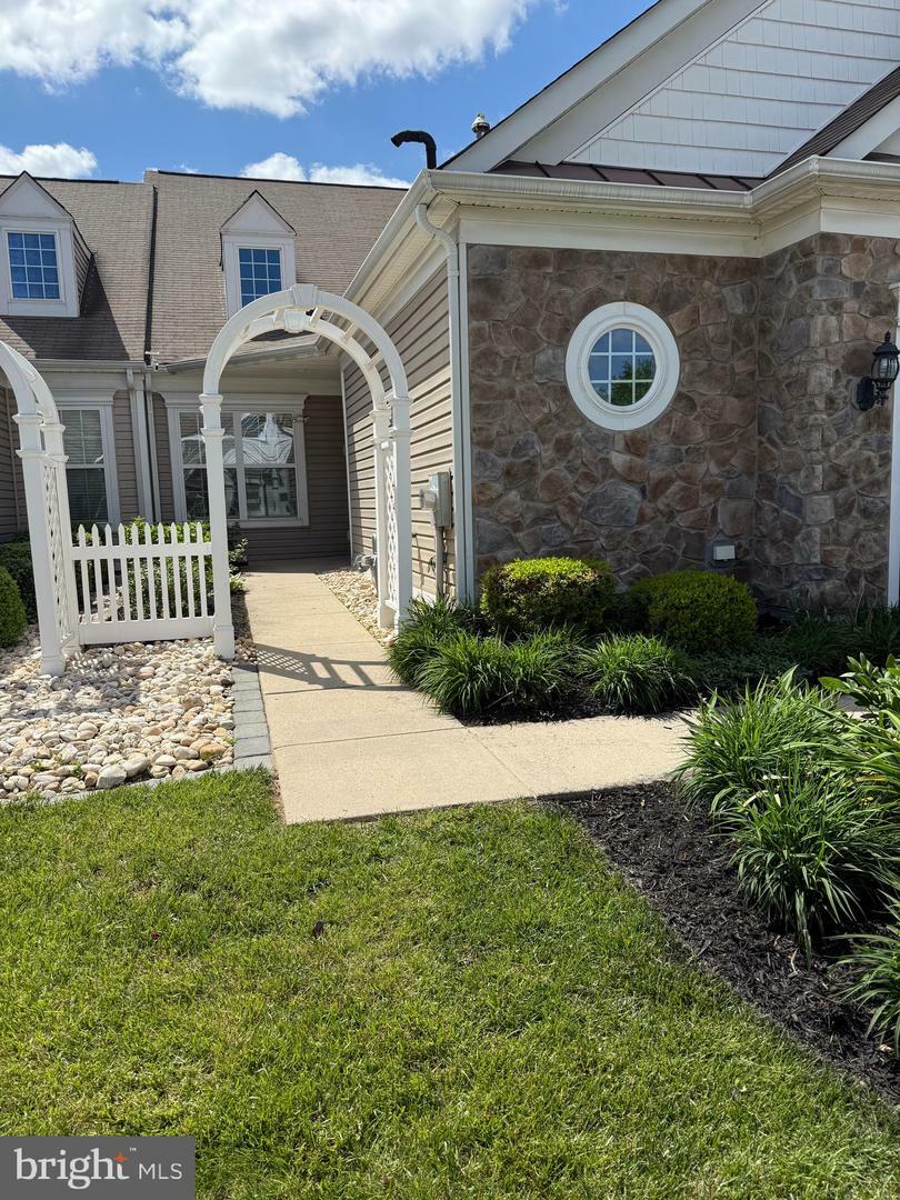 27 Dove Court  Hamilton NJ 08690 photo