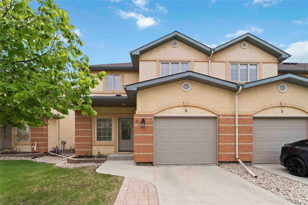 Property Photo: 99 Keslar Road MB R3T 1Z4