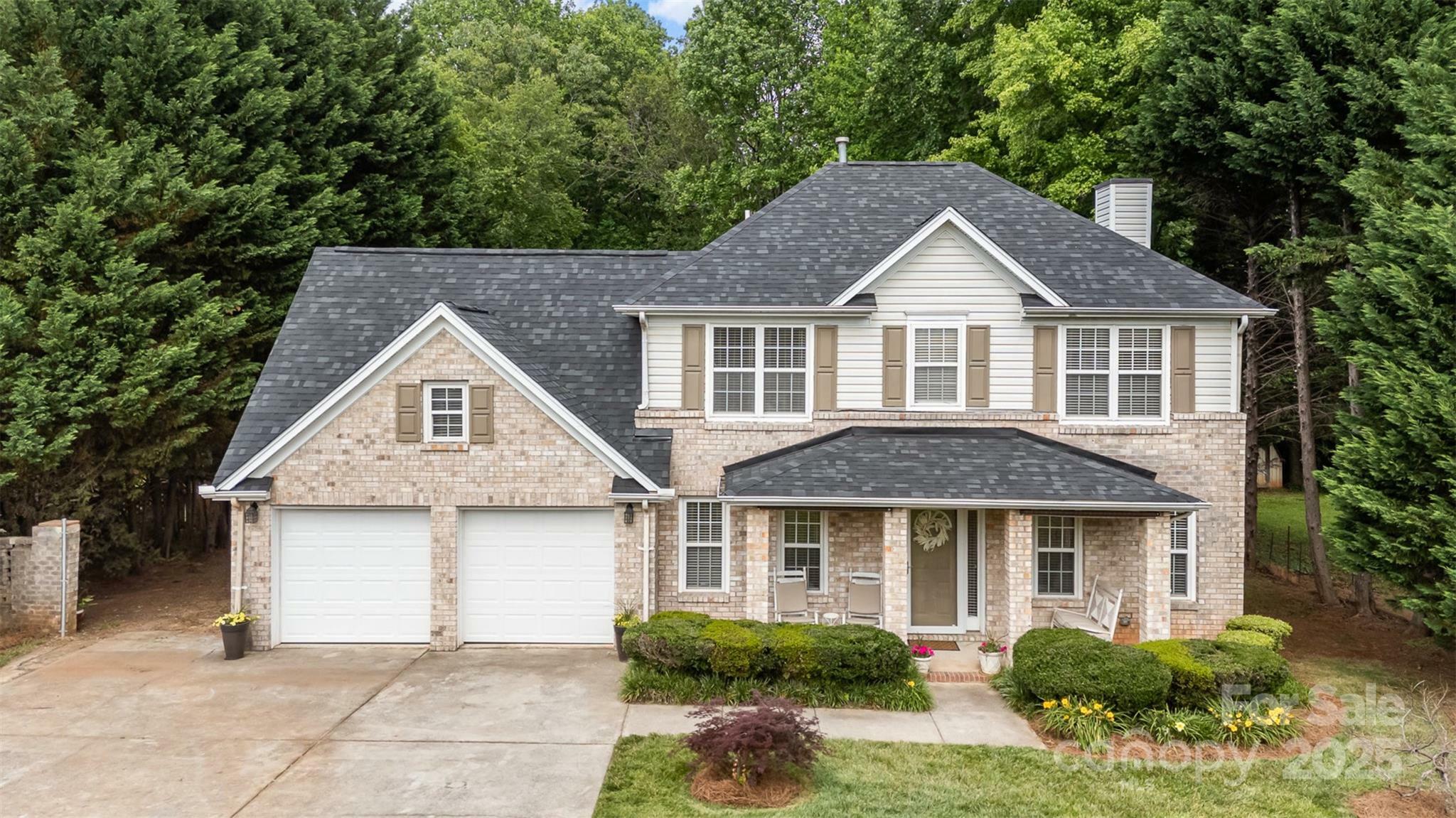 Property Photo: 5625 Linda Vista Lane NC 28216