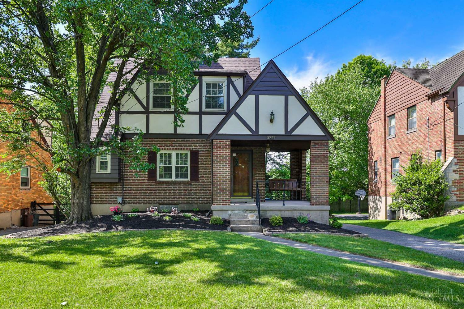 Property Photo: 3227 Manning Avenue OH 45211
