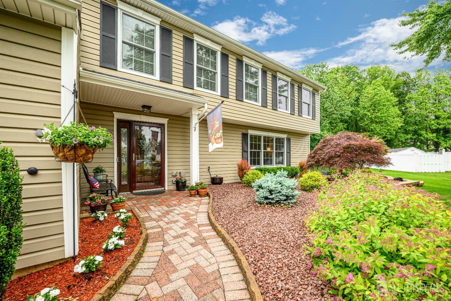 Property Photo: 7 Manor Court NJ 08857