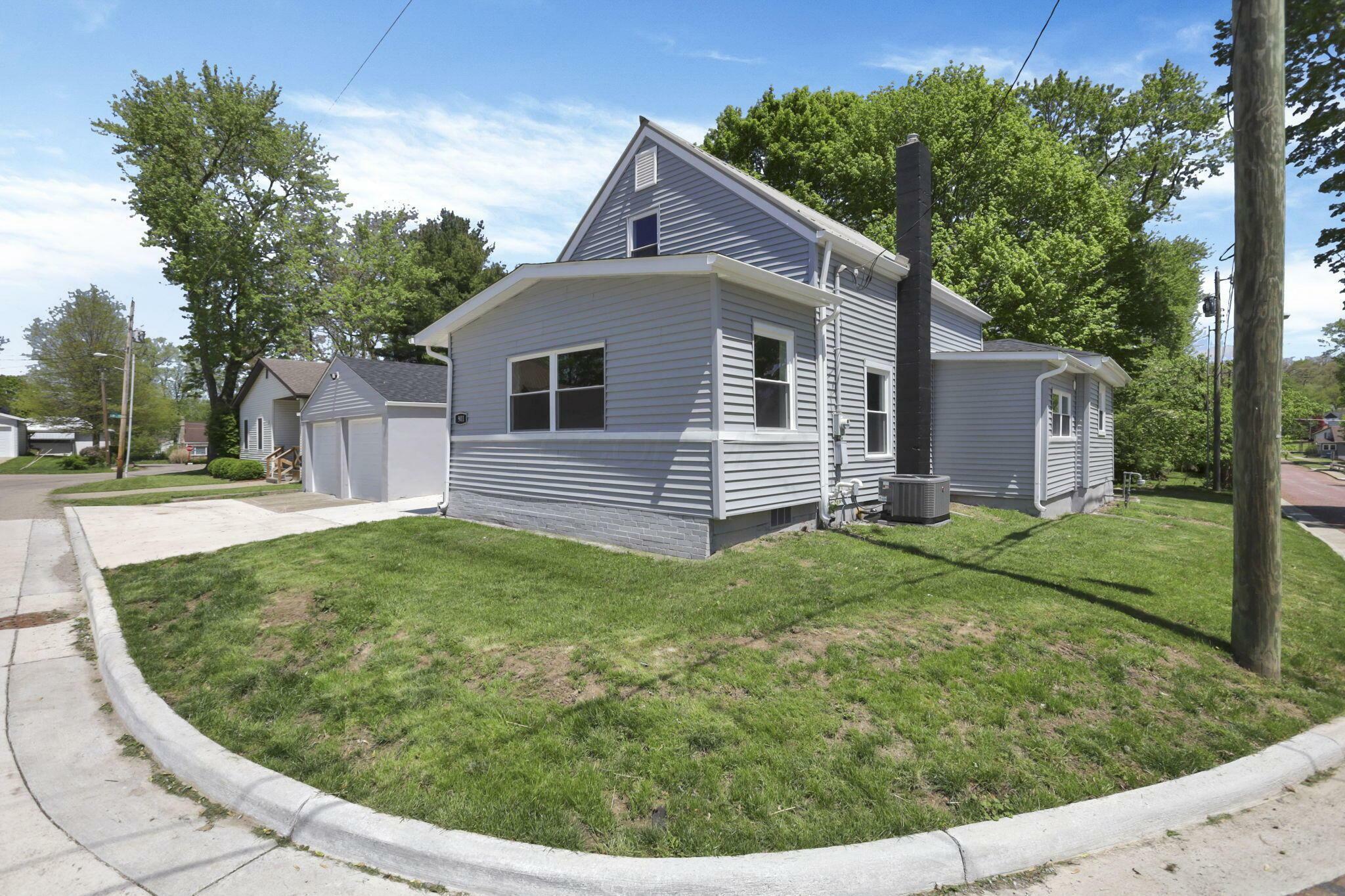 Property Photo: 901 E Vine Street OH 43050