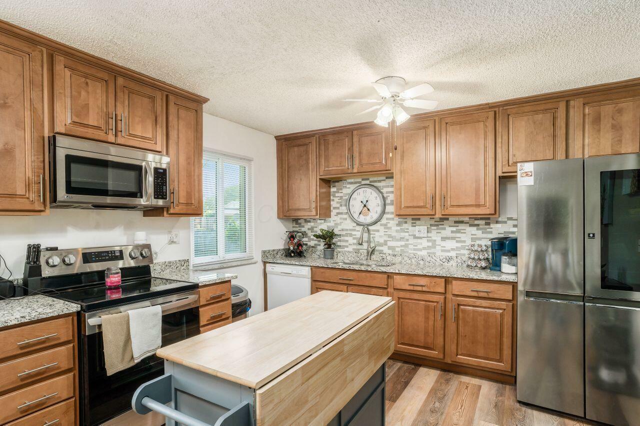 6621 Olivetree Court  Reynoldsburg OH 43068 photo