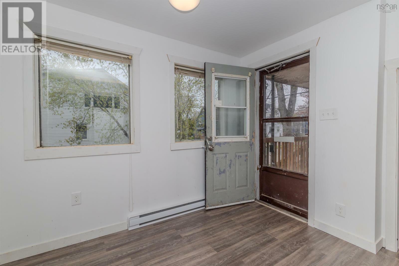 Property Photo:  174 Brookland Street  NS B1P 5B6 