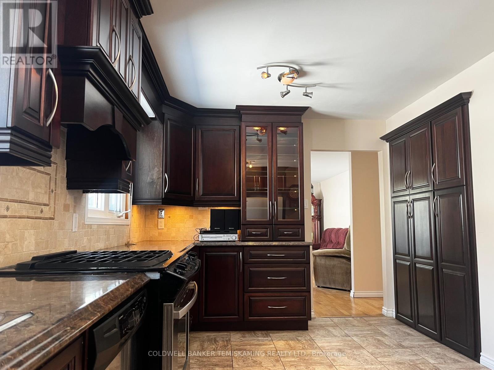 Property Photo: 495 Lakeshore Road North ON P0J 1P0