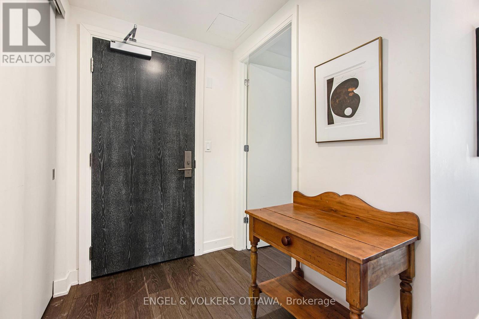 Photo de la propriété: 428 Sparks Street 305 ON K1R 0B3