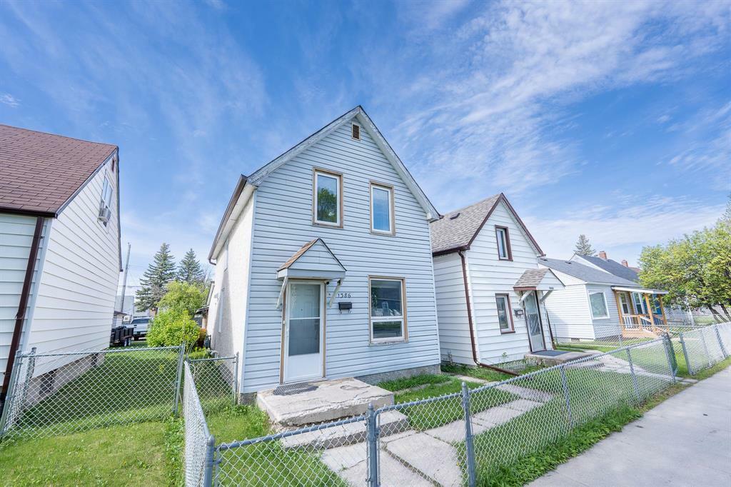 Property Photo: 1386 Manitoba Avenue MB R2P 0L1