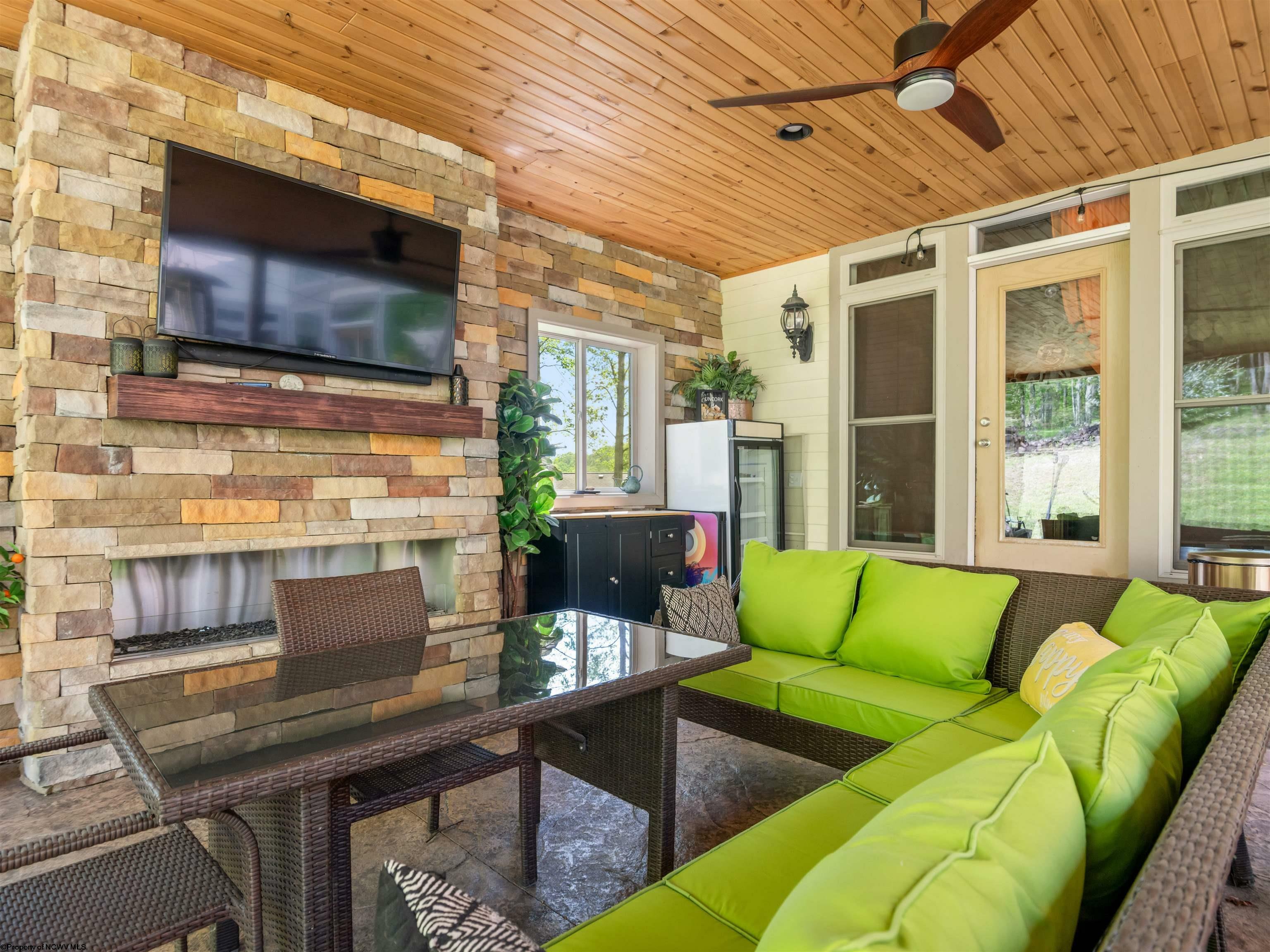 Property Photo: 40 Briarwood Drive WV 26241