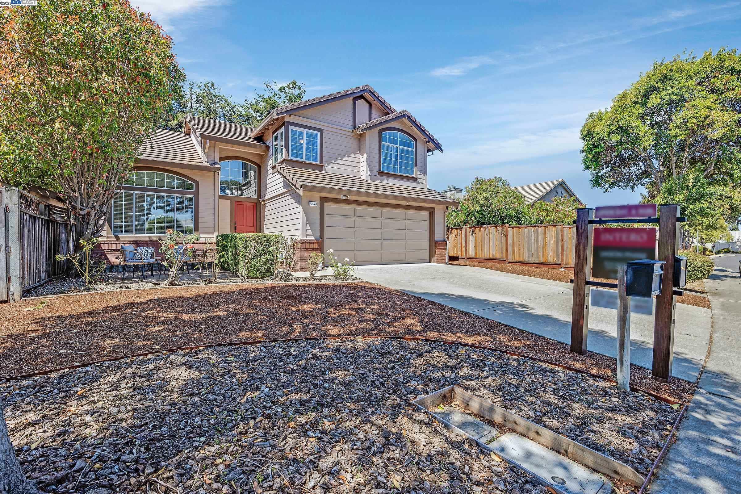 Property Photo:  32540 Cottonwood St  CA 94587 