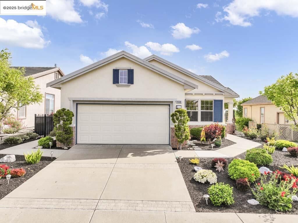 Property Photo: 1559 Regent Dr CA 94513