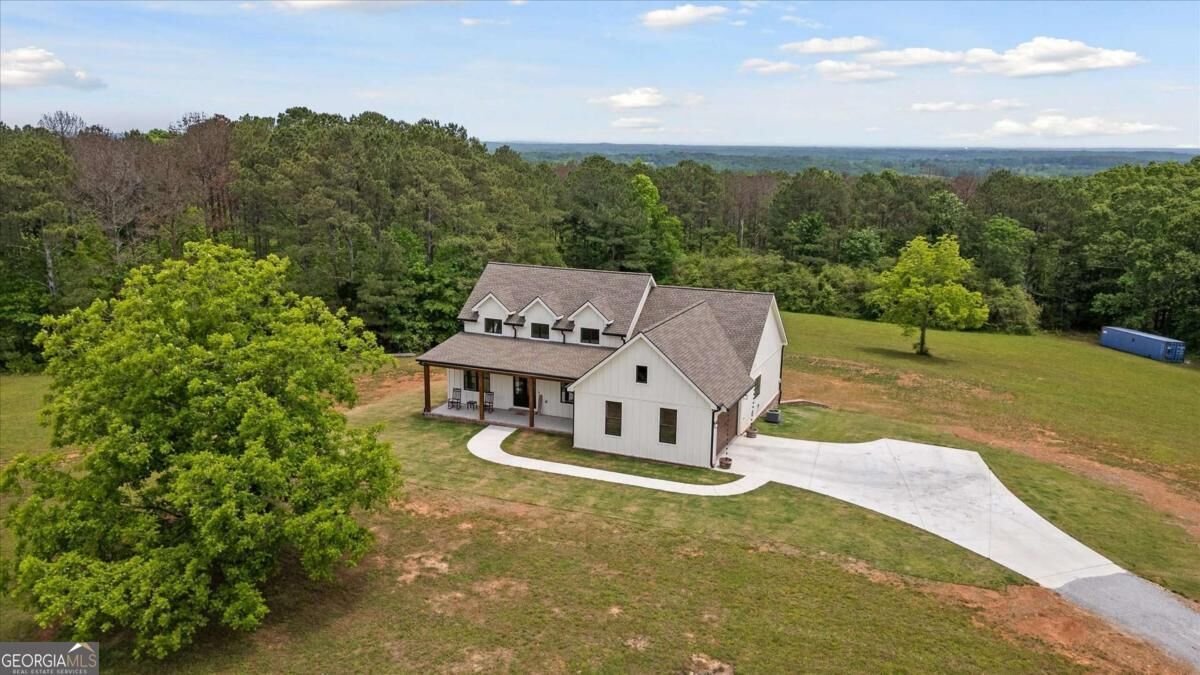 Property Photo:  1423 Hillcrest Road  GA 30108 