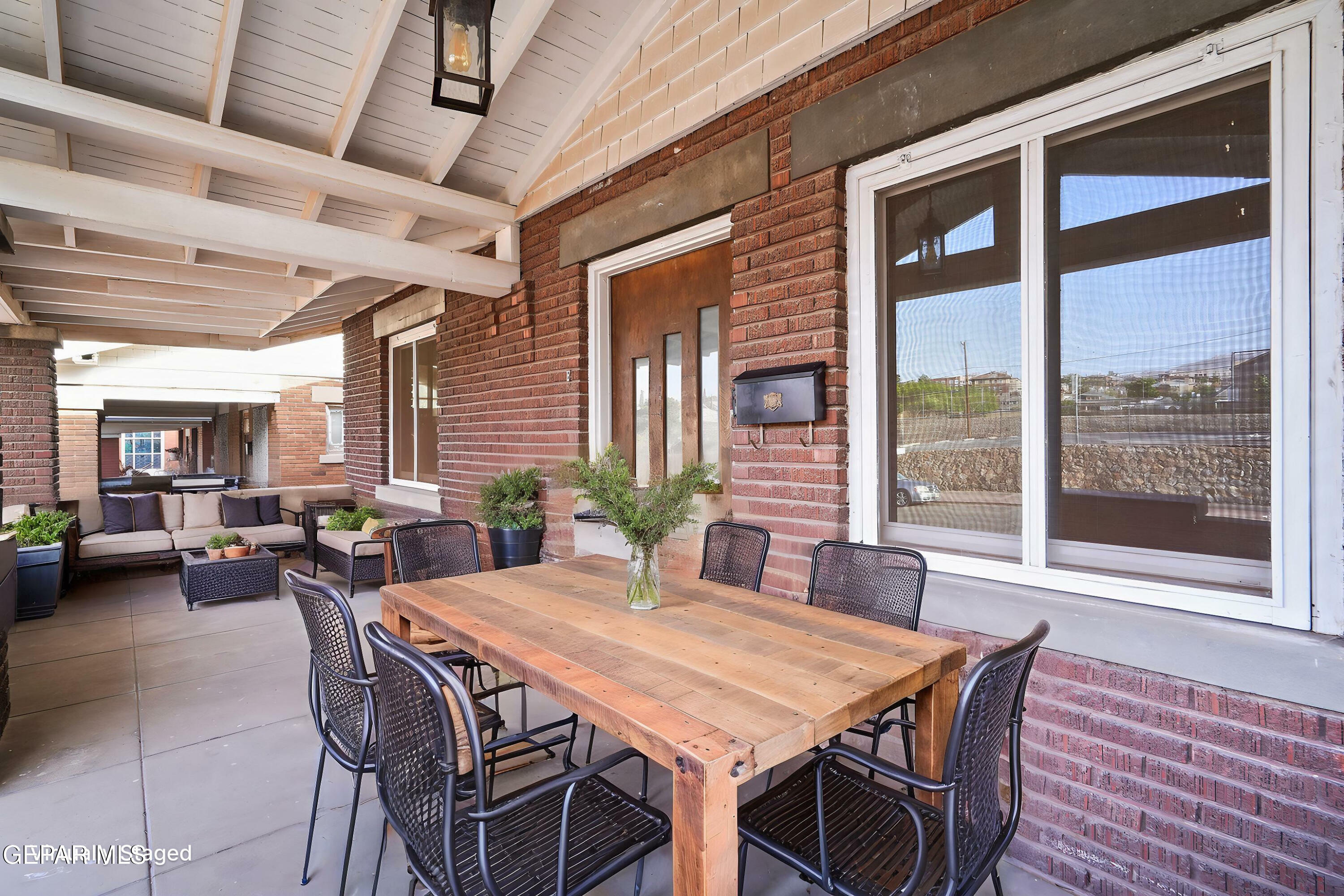 Property Photo: 910 W Missouri Avenue TX 79902
