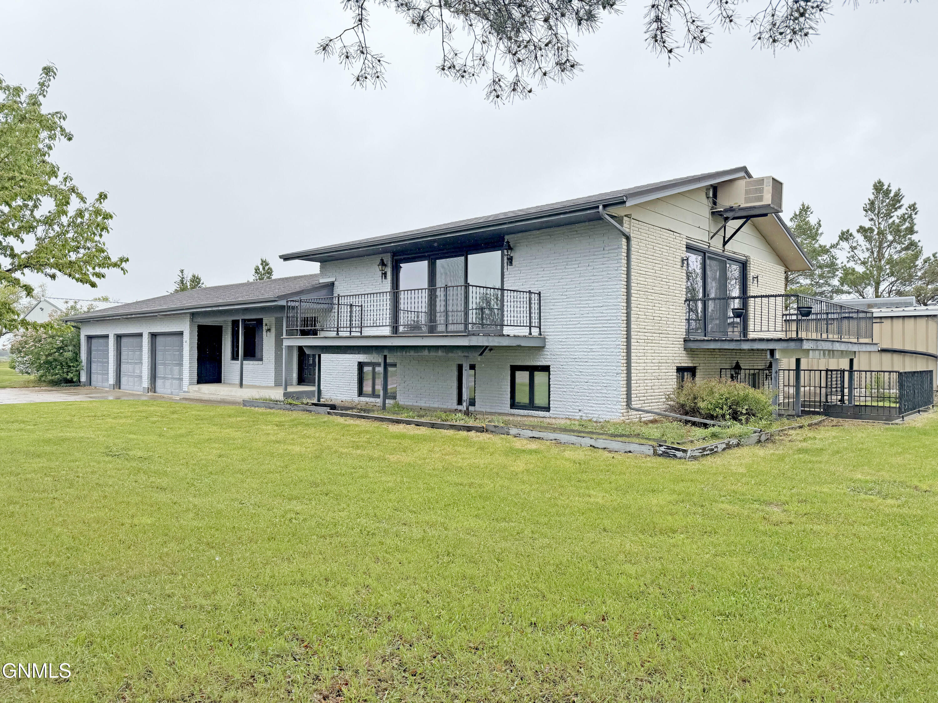Property Photo: 1701 31st Street NW ND 58554