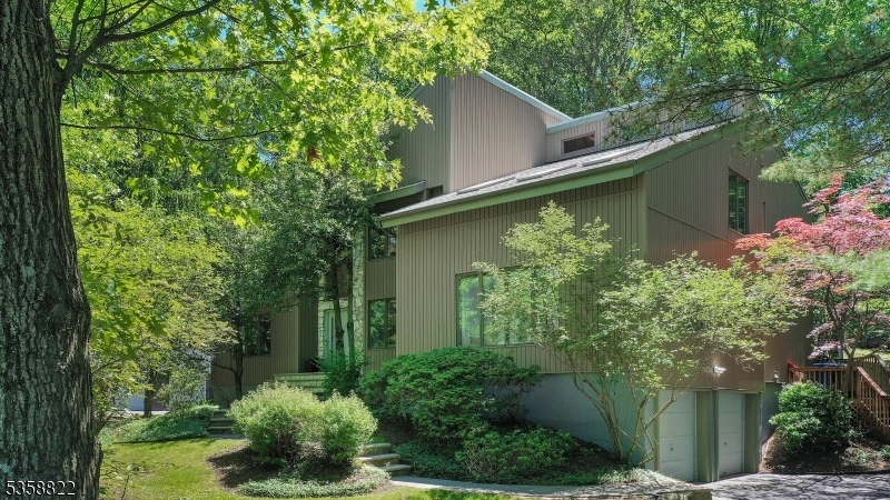 1107 Summit Ln  Mountainside Boro NJ 07092 photo