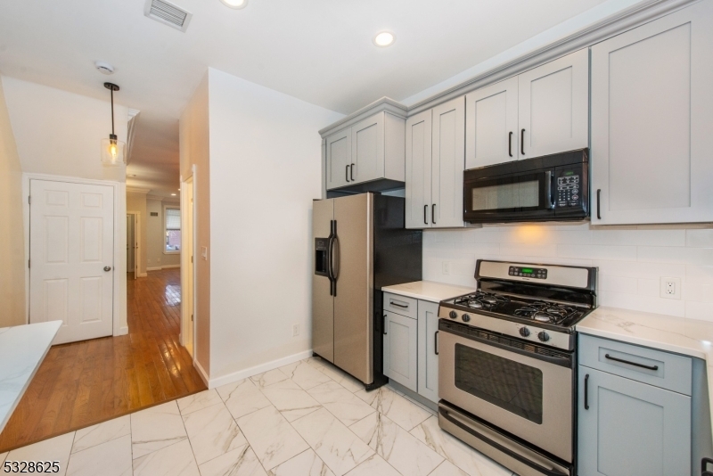 Property Photo: 47 Burnet St NJ 07102