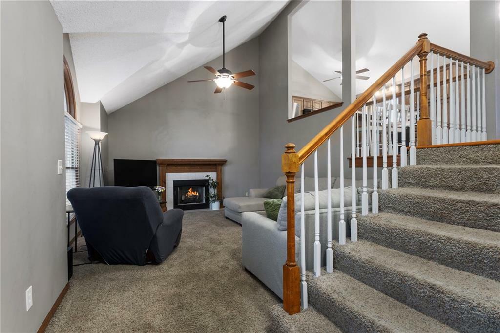 Property Photo: 553 White Oak Lane MO 64068