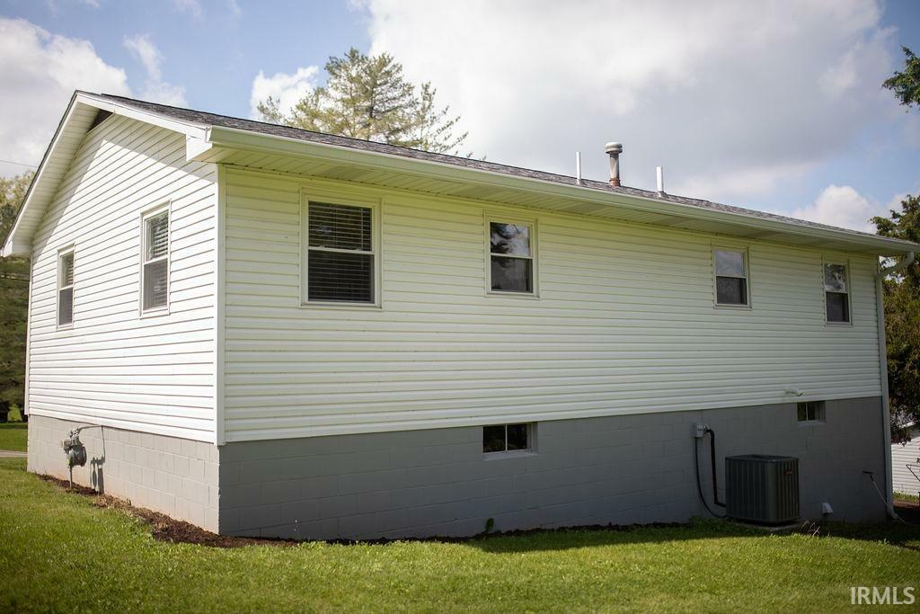 Property Photo: 904 Hall Avenue IN 47446