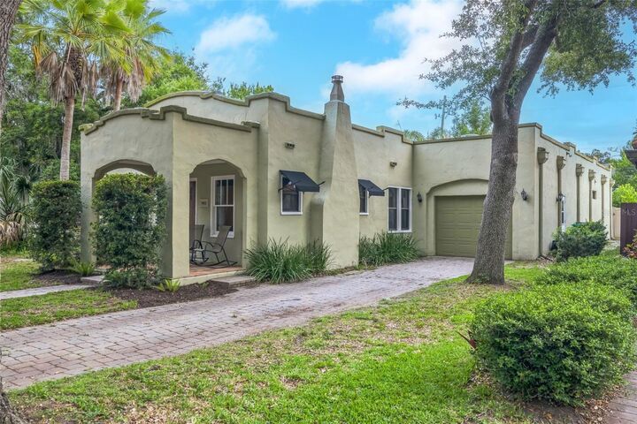 Property Photo:  1012 W New Hampshire Street  FL 32804 