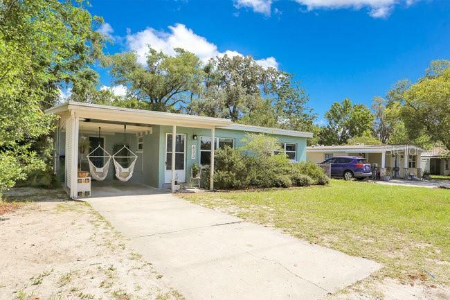 Property Photo: 633 E Church Avenue FL 32750