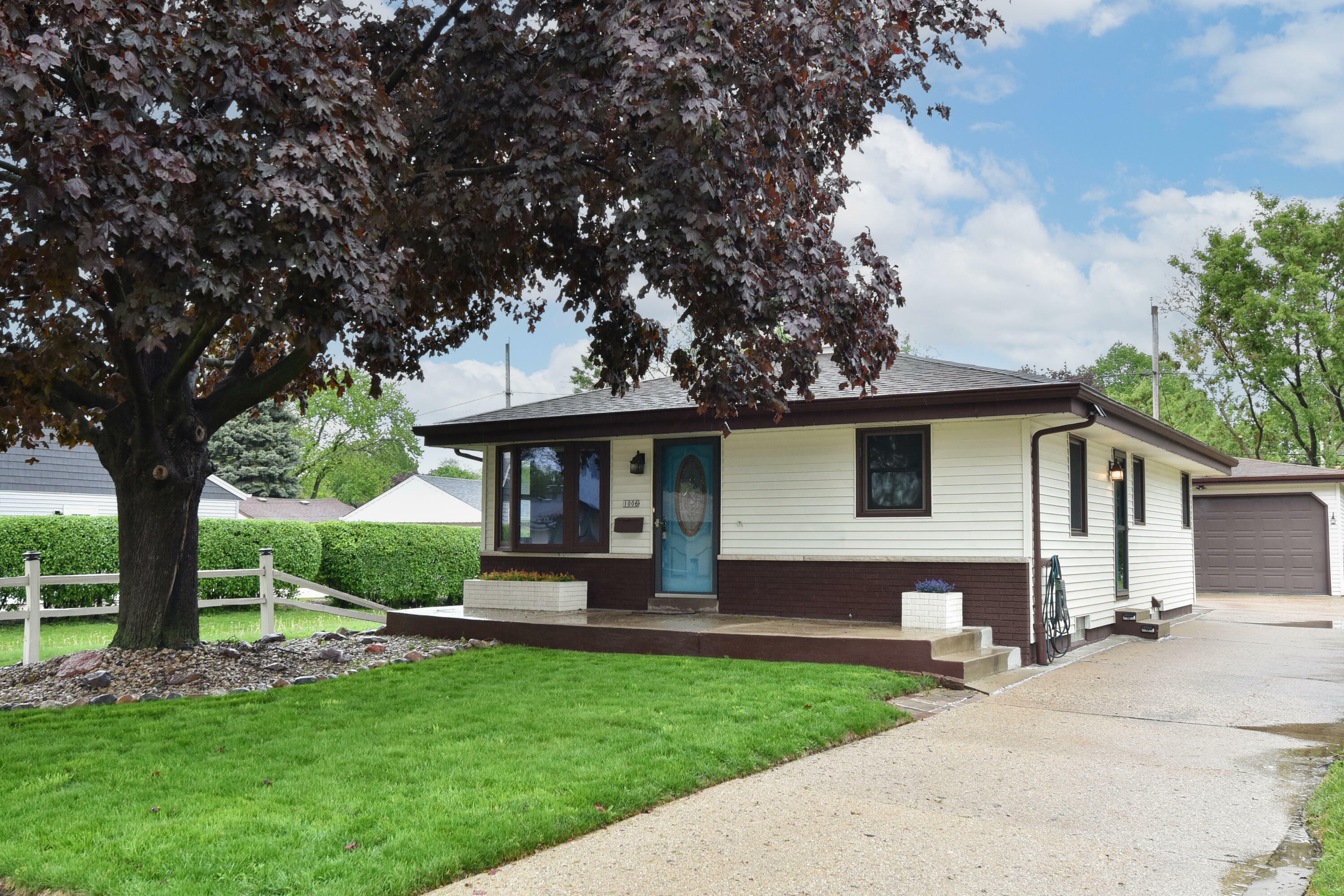 Property Photo: 1006 S 91st St WI 53214