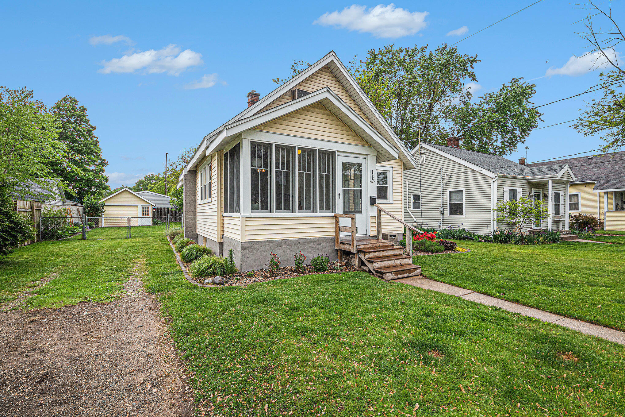 Property Photo: 3259 Fayette Avenue SW MI 49418