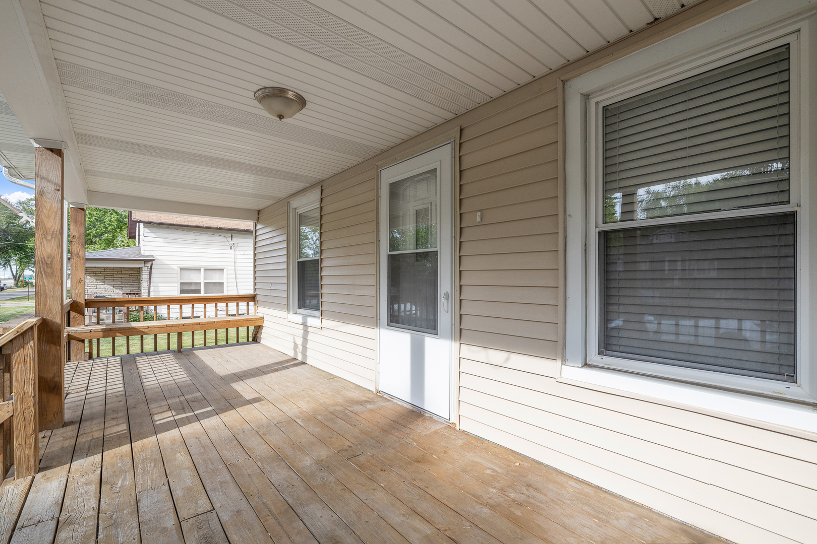 Property Photo:  610 Clinton Street  IL 60441 