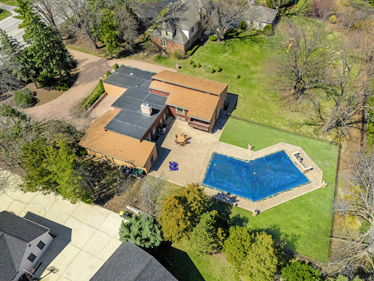 Property Photo: 2819 Meyers Road IL 60523
