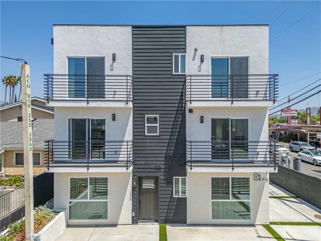 Property Photo: 5218 Auckland Avenue CA 91601