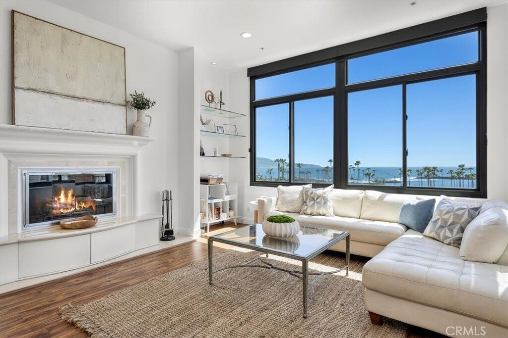Property Photo: 110 The Village 503 CA 90277
