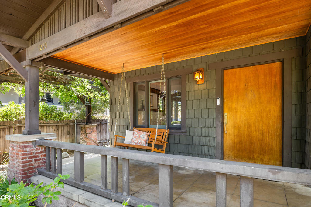 Property Photo: 1229 N Sierra Bonita Avenue CA 91104