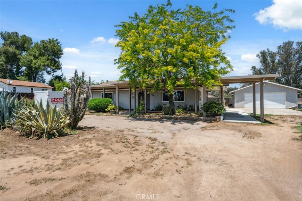 Property Photo: 554 Hunter Street CA 92065