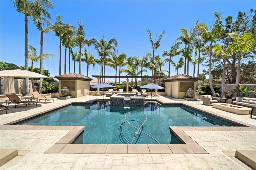 Property Photo:  18976 Rockinghorse Lane  CA 92648 