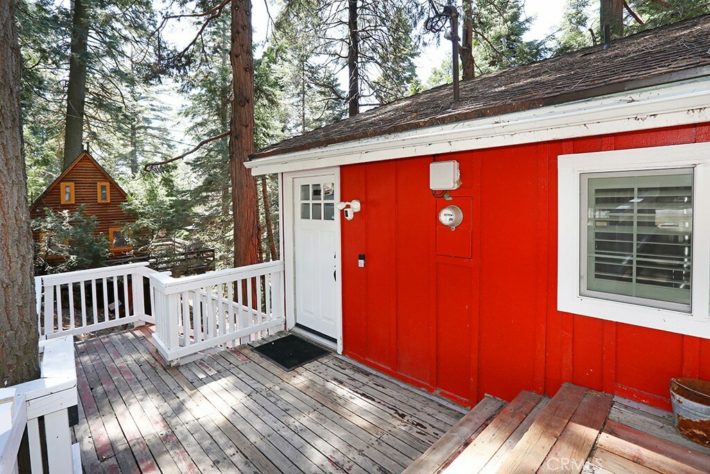 Property Photo: 531 W Victoria Court CA 92352