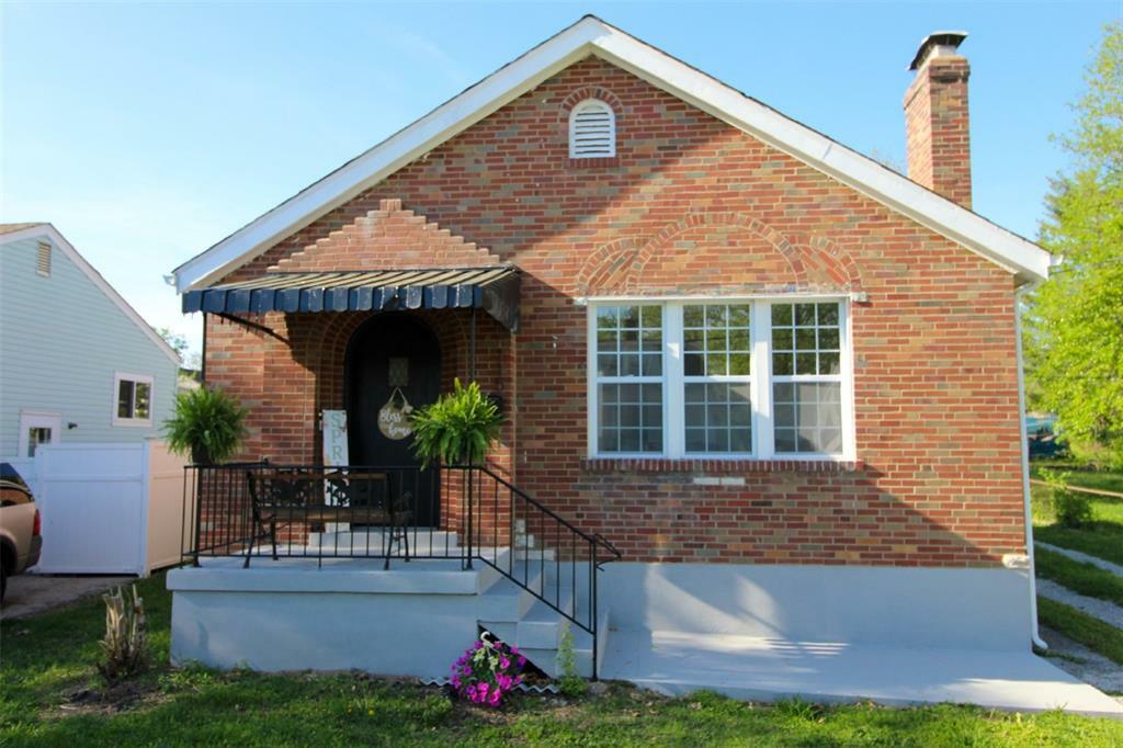 Property Photo: 115 W Arlee Avenue MO 63125