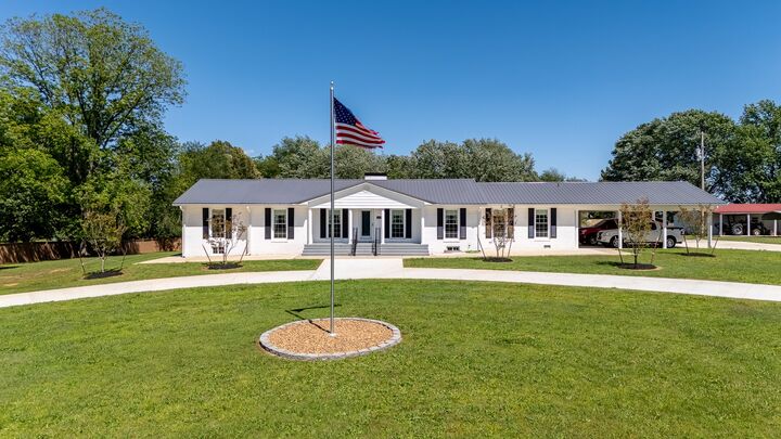 Property Photo:  1448 Baker Ln  TN 38464 