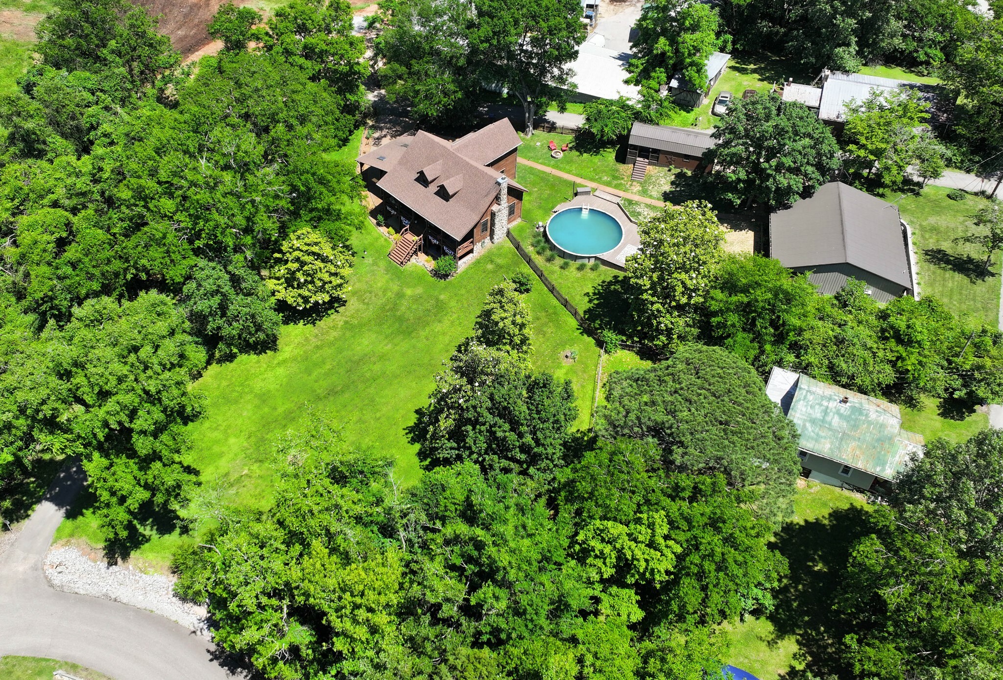 Property Photo: 211 Hood St TN 37058